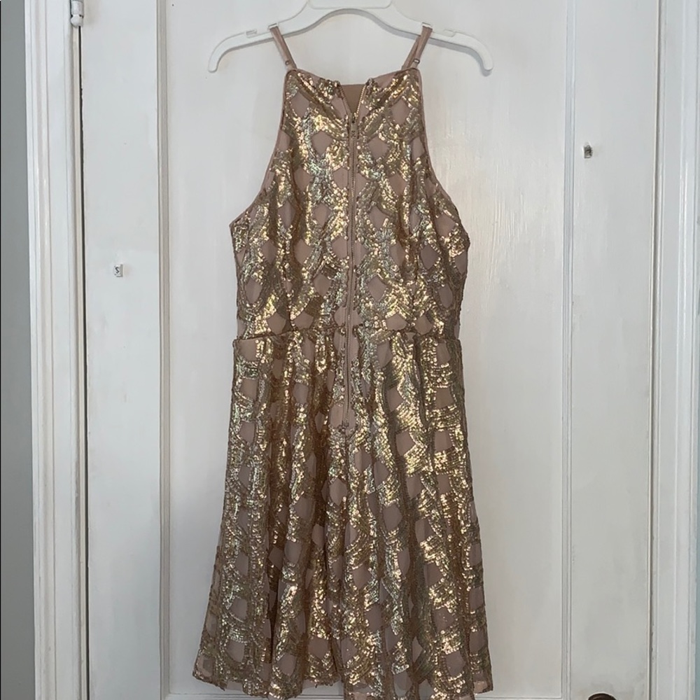 Lulus Rose gold Sequin dress. - Picture 4 of 7